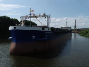 В Навашине спустили на воду сухогруз RSD59 «Александр Иванов»